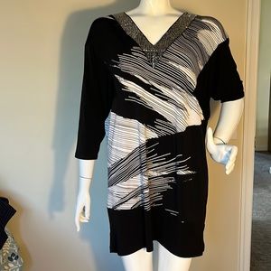 Alfani black and white tunic. Size L